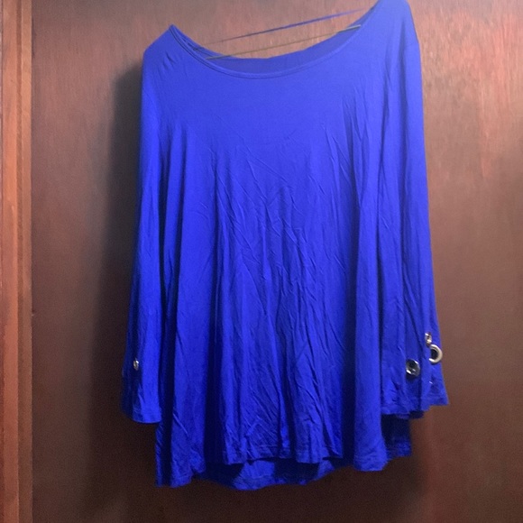 Top - Picture 1 of 5